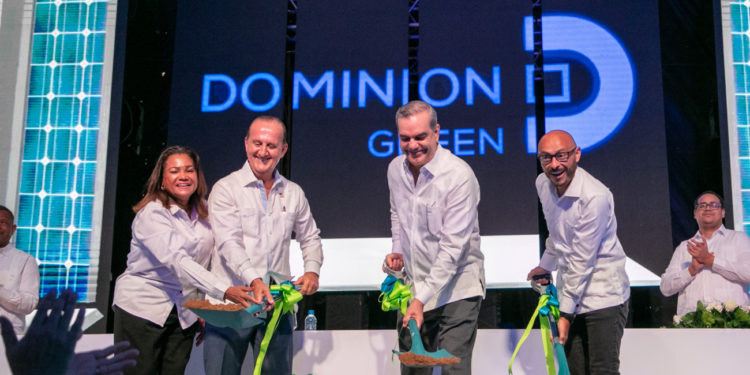 Presidente Abinader participa en primer palazo para construcción de los Parques Fotovoltaicos Washington Capital Solar Park 2 y 3