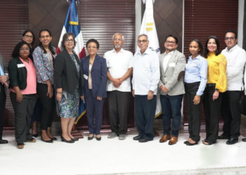 Ministerio de Educación se reúne con representantes del IDEC y el Foro Socioeducativo