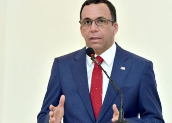 Niños deben de ser inscritos en las escuelas sin importar si son haitianos o no, asegura Andrés Navarro