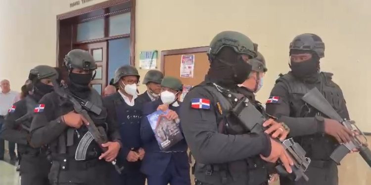 Juez se inhibe en juicio preliminar Antipulpo; aplazan audiencia sin fecha