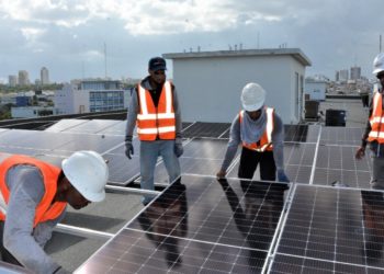 Senado transforma e instala matriz eléctrica con 700 paneles solares