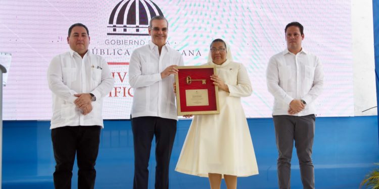 Presidente Abinader y Ministro Bonilla entregan el Hospital Docente Padre Billini