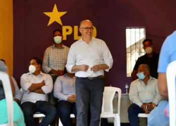 Francisco Domínguez Brito deja abierta posibilidad cualquiera de los aspirantes sea su vice