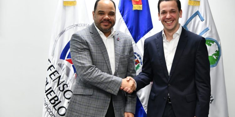 Hugo Beras informa Intrant revisa plan de registro de motocicletas; se reúne con Pablo Ulloa