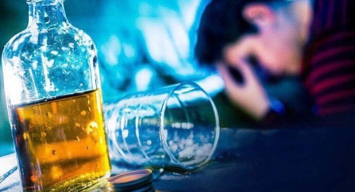 El consumo de alcohol está directamente relacionado con al menos 6 tipos de cáncer, afirma experto