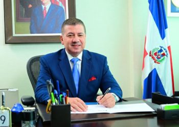 César Fernández exhorta al Gobierno ser transparente también en el Ministerio de Turismo