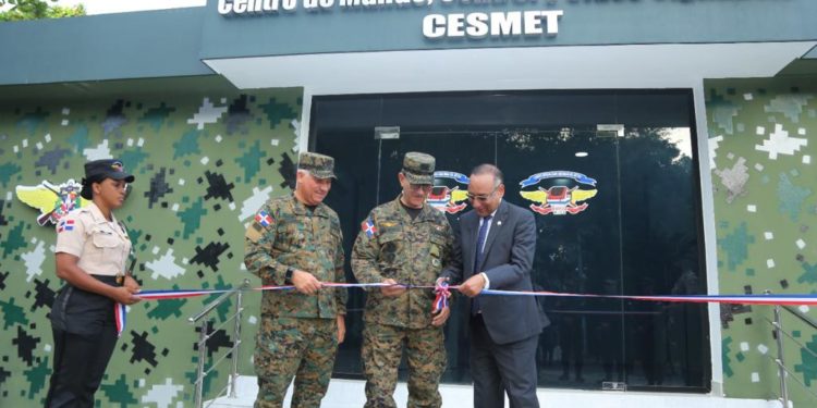 Ministro de Defensa inaugura Centro de Mando, Control y Video Vigilancia del CESMET
