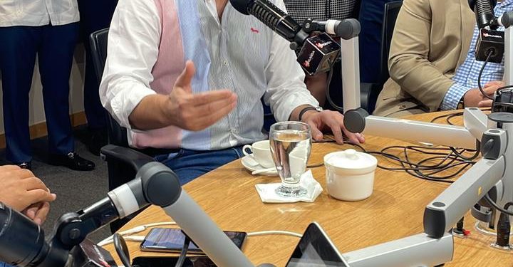 Abel Martínez a Luis Abinader: “No bastan las buenas intenciones, se debe tener la experiencia”