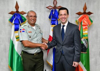 Hugo Beras y director de DIGESETT realizan la primera sesión de trabajo