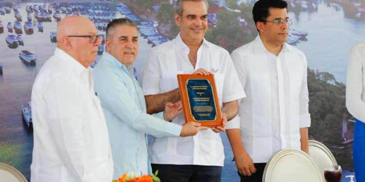 Presidente Abinader inicia Plan de Reordenamiento Territorial Turístico de Bayahíbe