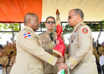 Ejército realiza su ceremonia de traspaso de mando