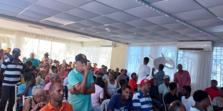 PLD se sigue hundiendo en San Cristóbal; Decenas de sus dirigentes pasan al PRM