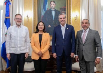 Presidente Abinader recibe visita de Laura Jiménez, asesora senior en la para el Departamento de Estado de EE. UU.