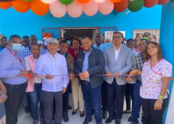 Alcalde Carlos Guzmán y Fundación B2M entregan Unidad de Atención Primaria en comunidad de Duquesa