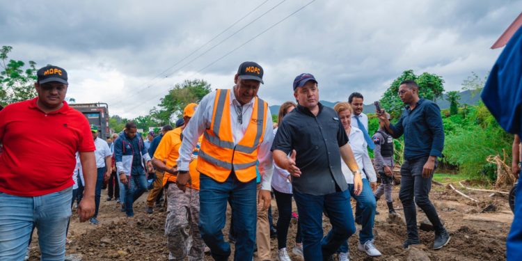 Gobierno ejecuta acciones en apoyo a familias afectadas por lluvias en Manabao