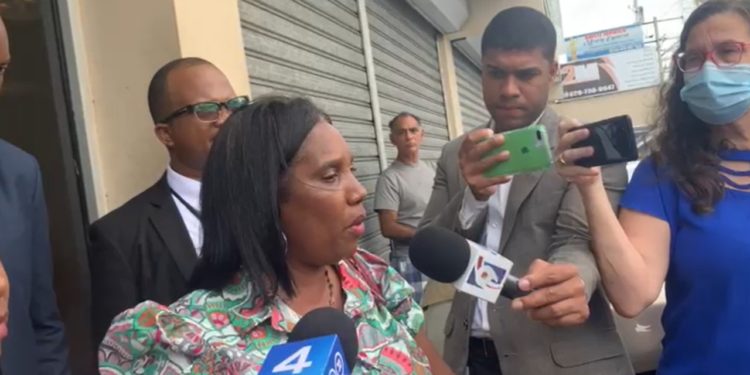 Familiares hombre muerto por agente PN en cuádruple asesinato piden interrogar a dos personas más