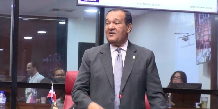 Antonio Marte llama “estúpidos” a dominicanos se casan con haitianas indocumentadas