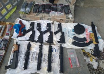 MP y DNCD ocupan armas de alto calibre más de 4 millones de pesos, 17 mil dólares y miles de municiones