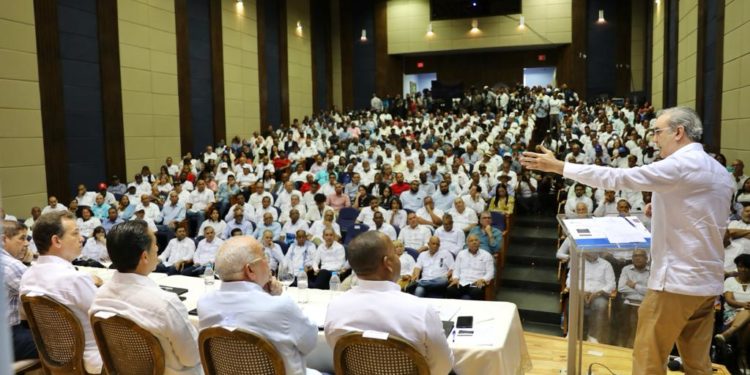 Presidente Abinader inicia diversificación agrícola de San Juan con la entrega 687 millones para diversos proyectos