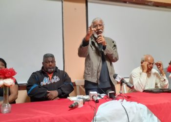 Fenatrano entrega 110 certificados a chóferes de carros públicos para que puedan laborar en rutas de Villa Mella&nbsp;