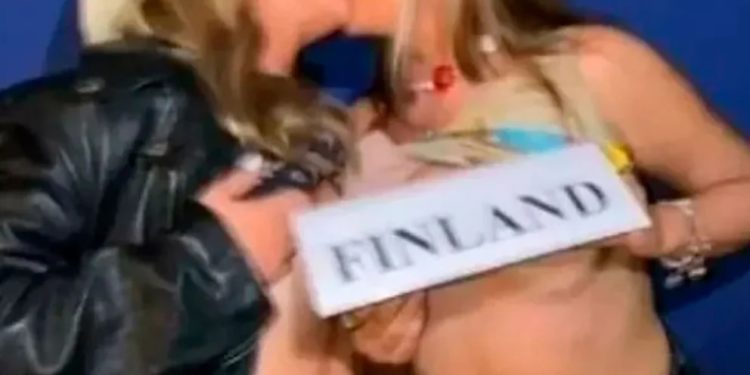 Ministra de Finlandia tras la filtración de sus videos privados: “Yo también necesito alegría”