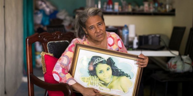 Su hija de 16 años murió después de que se le negara un aborto: «Es indignante que su historia se repita»