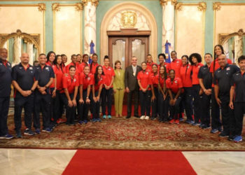 Abinader recibe a las Reinas del Caribe tras su triunfo en la Copa Panamericana
