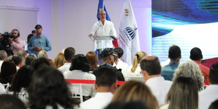 Presidente Abinader anuncia acuerdo en beneficio trabajadoras domésticas