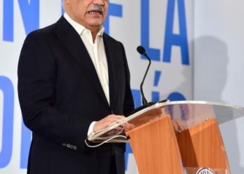 Miguel Vargas condena compra indiscriminada de dirigentes políticos opositores