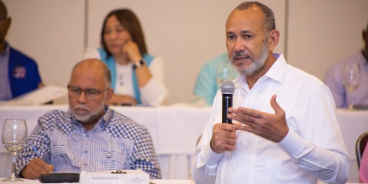 INABIE y ADP en busca de integrar maestros en la supervisión de servicios que llegan a estudiantes