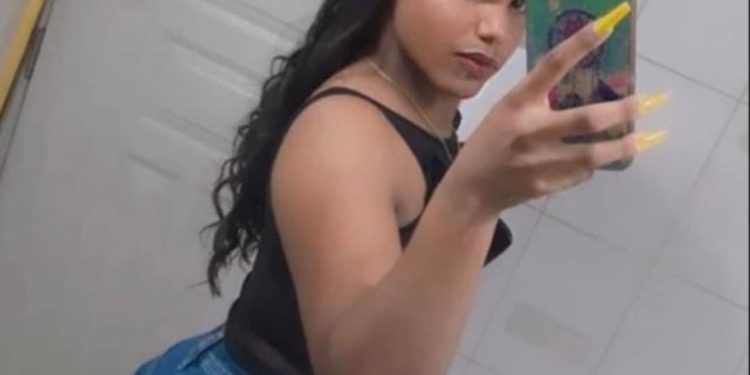 Muere transexual al impactar motocicleta con un póster del tendido eléctrico en Jarabacoa