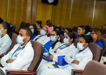 INDEN capacita médicos y enfermeras en el mes de la diabetes