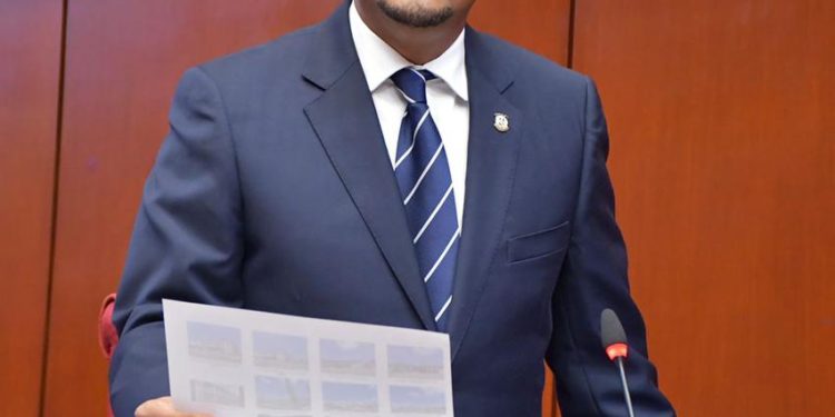 Senador David Sosa dice le preocupa Gobierno desconozca cantidad de escuelas sin terminar