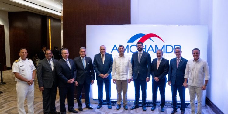 Director ejecutivo de APORDOM participa en foro de alianza para el desarrollo en democracia