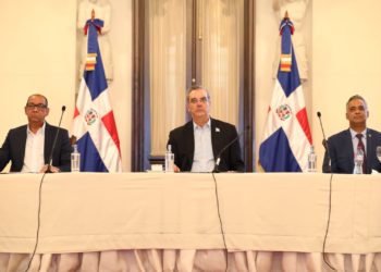 Gobierno pone en servicio la aplicación móvil Bacheo 24/7