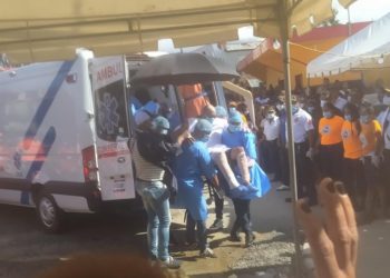 Trasladan en helicóptero alcalde El Valle a dar último adiós a hijo