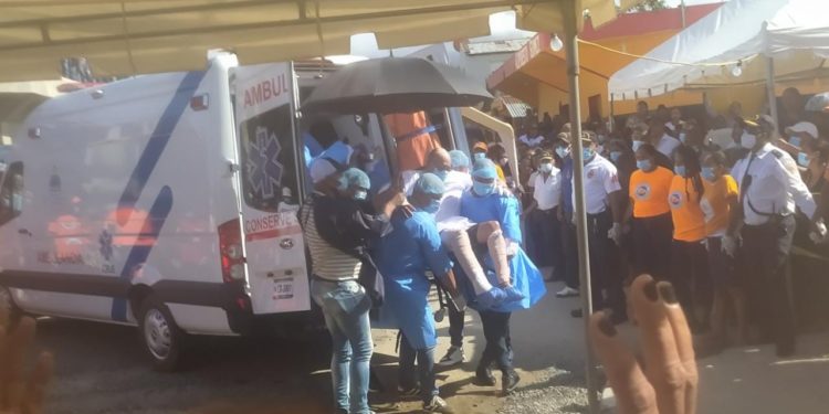 Trasladan en helicóptero alcalde El Valle a dar último adiós a hijo