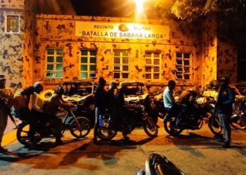 CESFronT detiene motocicletas en las que transportaban ocho nacionales haitianos en estatus migratorio irregular