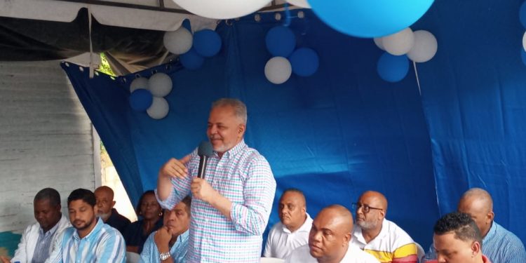 PRM juramenta en sus filas exdirigentes del PLD en Medina y la Cuchilla