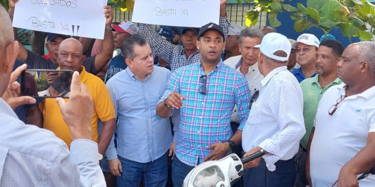 Parceleros provincia La Vega denuncian deterioro canales de riego; afirman director del INDRHI no escucha reclamos