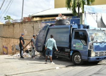 Fundación Escoba: 16 años resolviendo el problema de la basura en Capotillo y Ensanche Espaillat