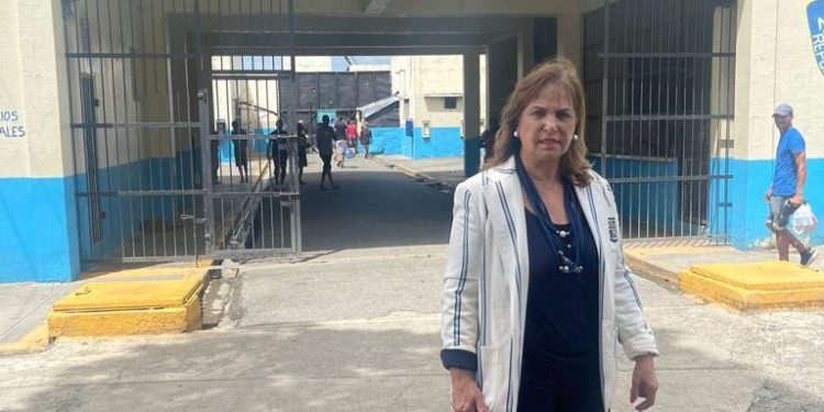 Fundación Mujeres por la Educación inaugura escuela universitaria en Penal de La Victoria