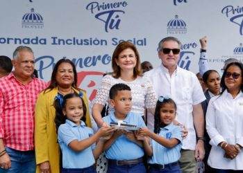 Vicepresidenta Raquel Peña encabeza jornada de inclusión social navideña “Primero Tú” en Buenos Aires de Herrera
