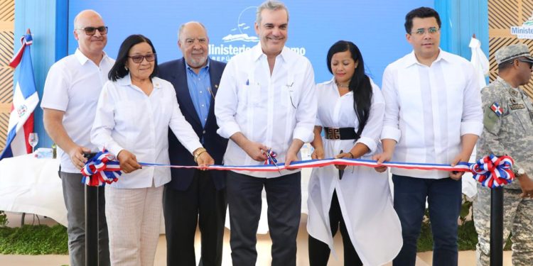 Presidente Abinader inaugura de manera simultánea ocho Comedores Económicos en la región Sur