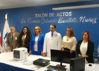 Entregan equipos diagnósticos al Hospital Regional Juan Pablo Pina