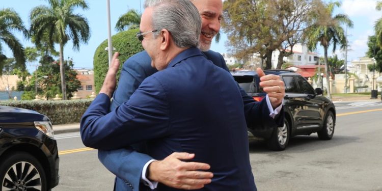Presidente Abinader recibe visita de cortesía del Rey de España, Felipe VI en el Palacio Nacional