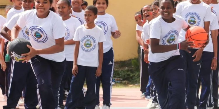 “Recreándome con INEFI” impacta 716 participantes en la Escuela Primaria República de Costa Rica, en los Rios