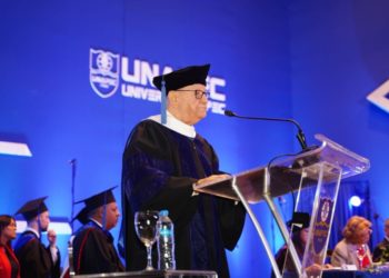 Unapec entrega 630 nuevos profesionales al país￼￼