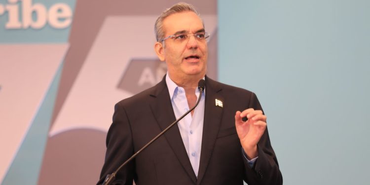 Presidente Abinader ratifica compromiso con la defensa de la libertad de prensa