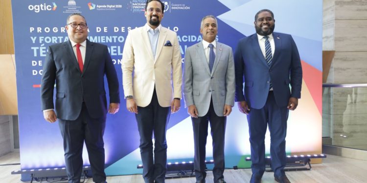 OGTIC e INAP entregan certificados del programa de desarrollo y fortalecimiento de las capacidades del personal TIC del Estado